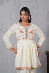 2 Piece Lawn Karandi Suit (CR3523)